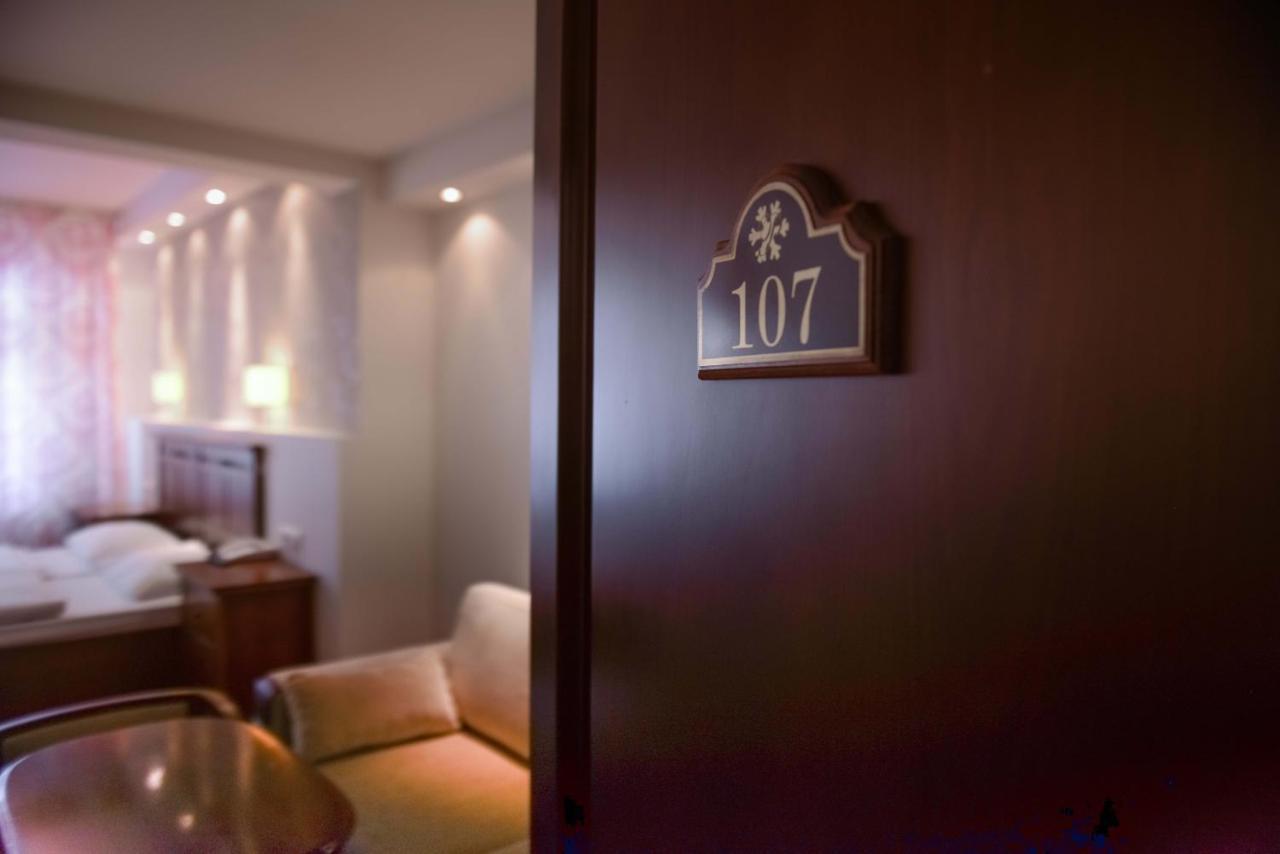 Hotel Pahuljica Vlasic Buitenkant foto