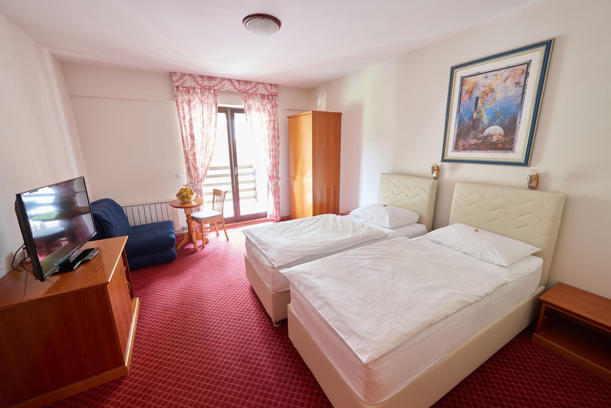 Hotel Pahuljica Vlasic Buitenkant foto