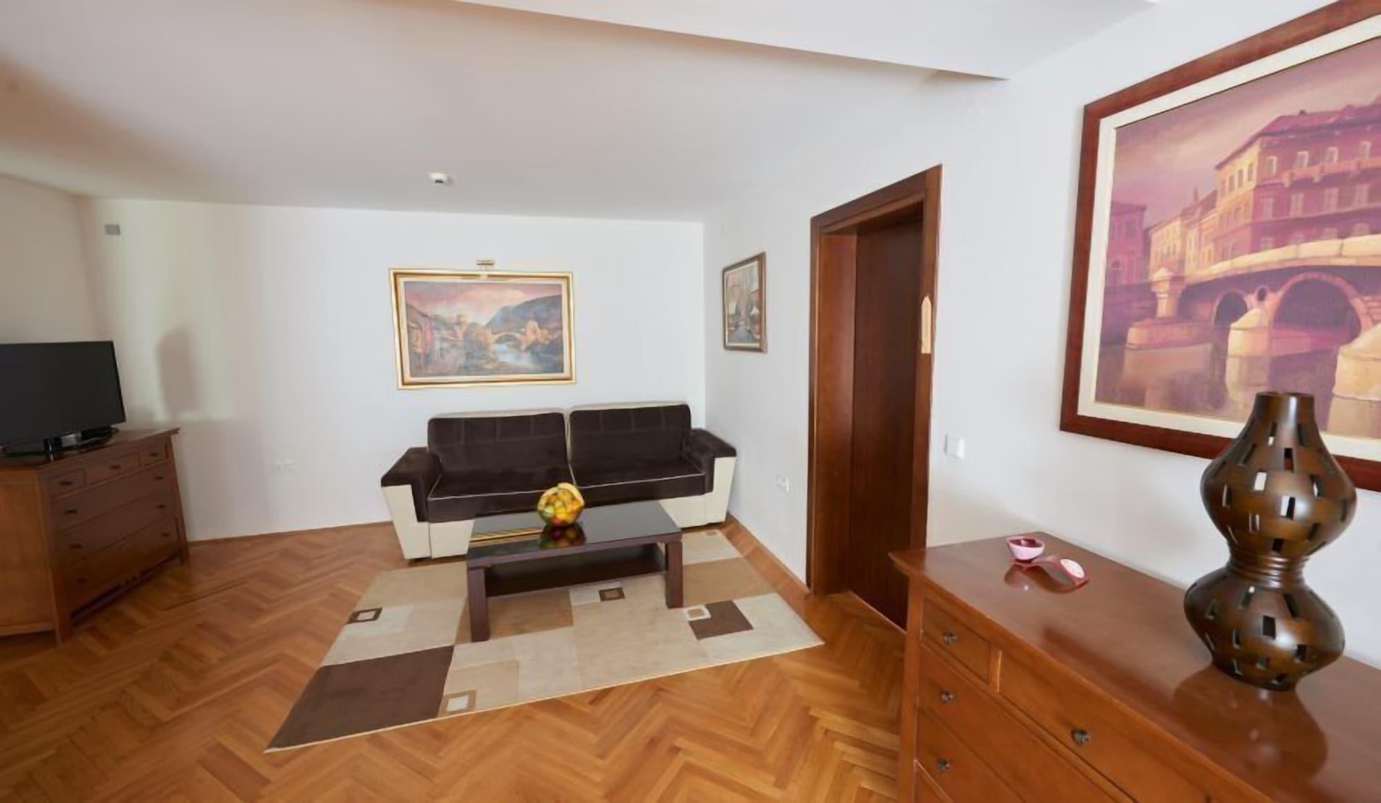 Hotel Pahuljica Vlasic Buitenkant foto