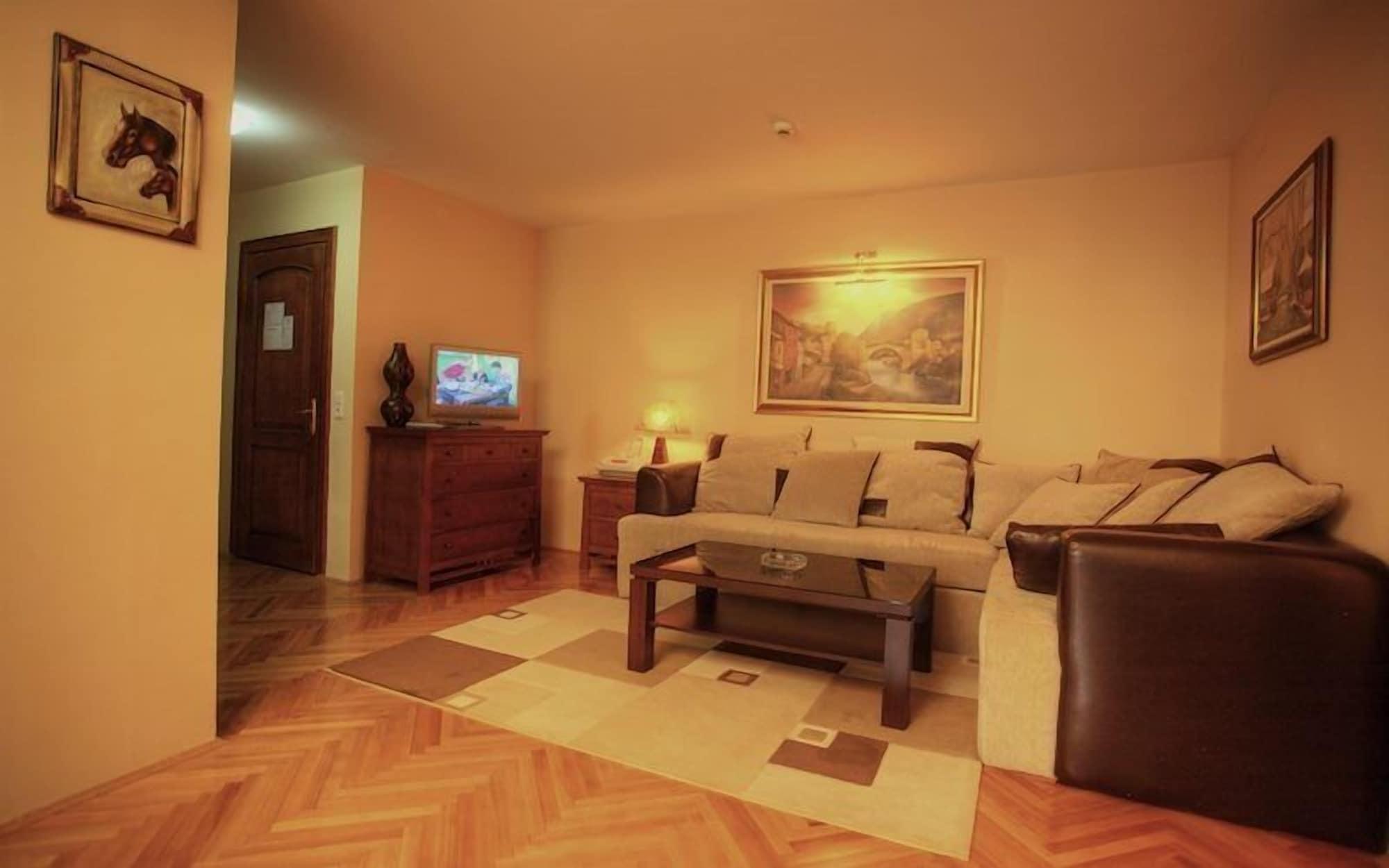 Hotel Pahuljica Vlasic Buitenkant foto