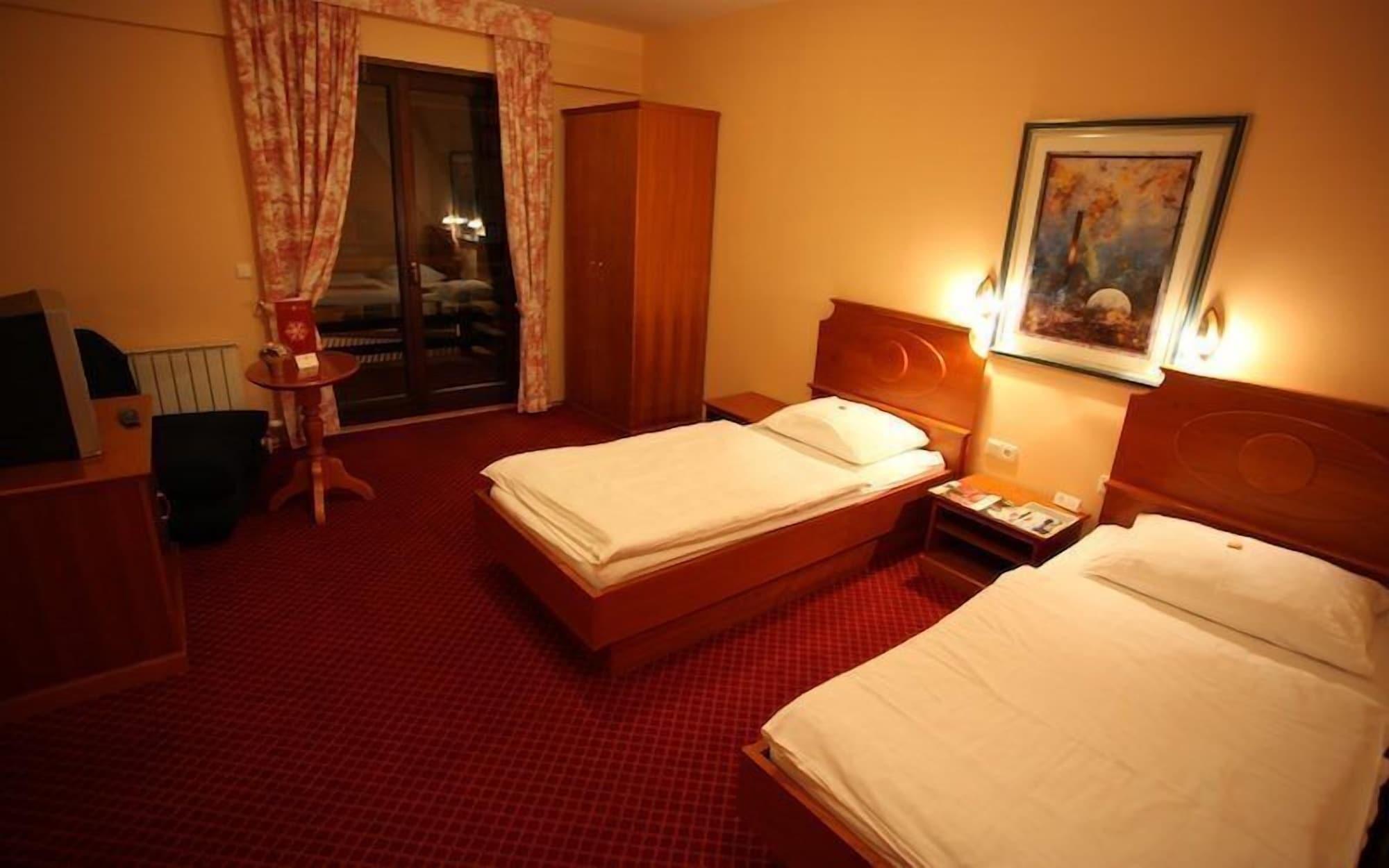 Hotel Pahuljica Vlasic Buitenkant foto