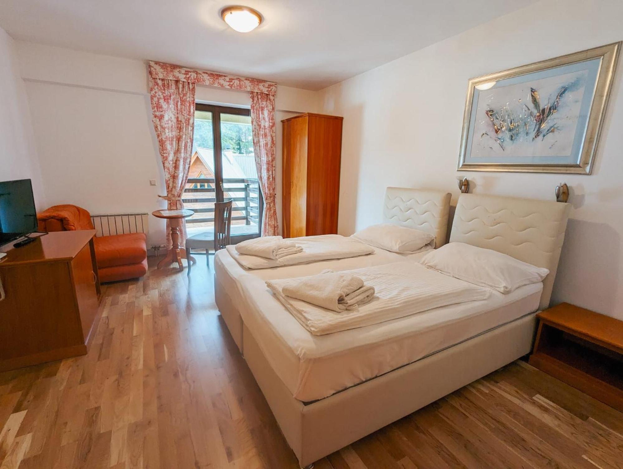 Hotel Pahuljica Vlasic Buitenkant foto