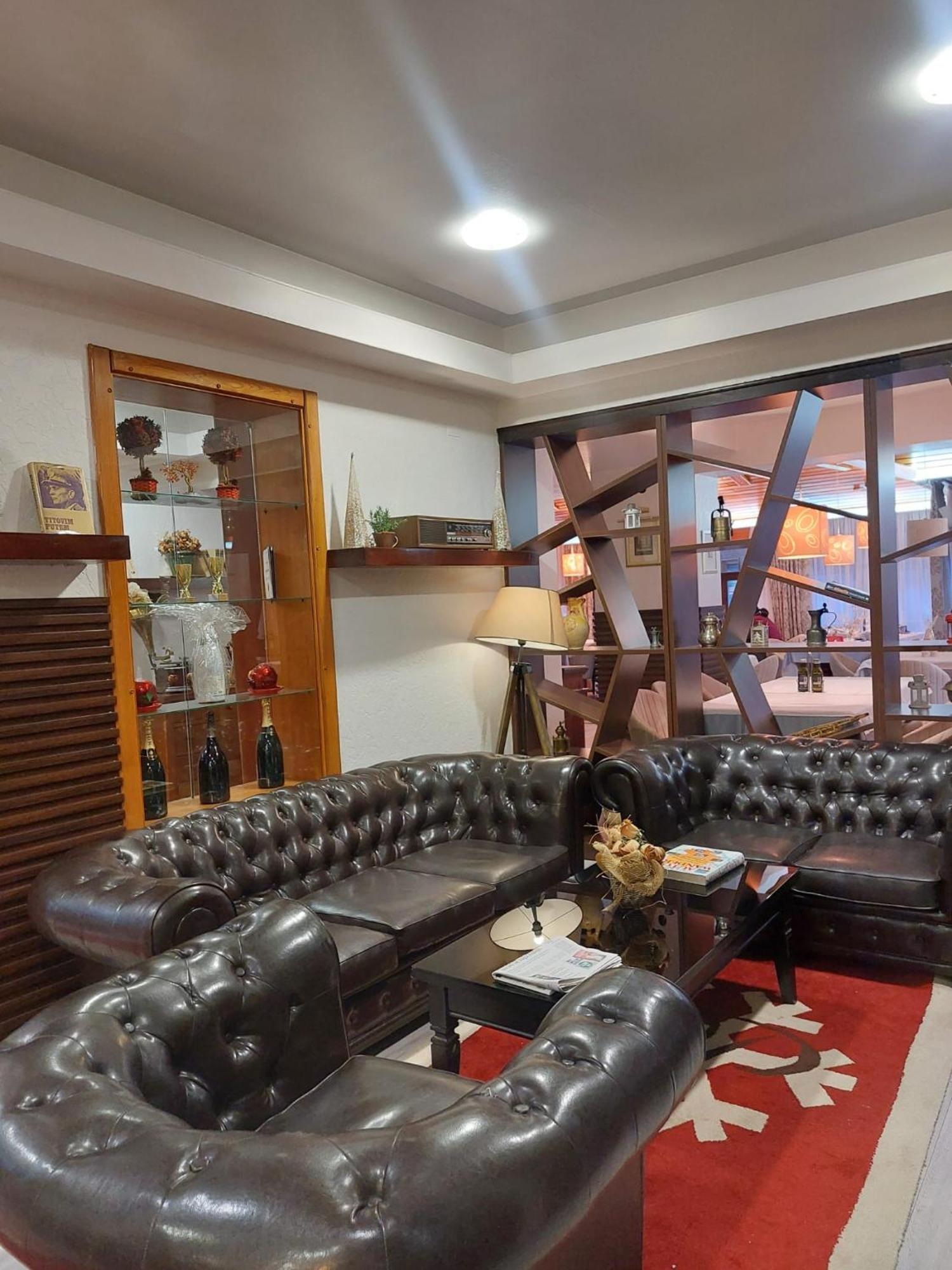 Hotel Pahuljica Vlasic Buitenkant foto