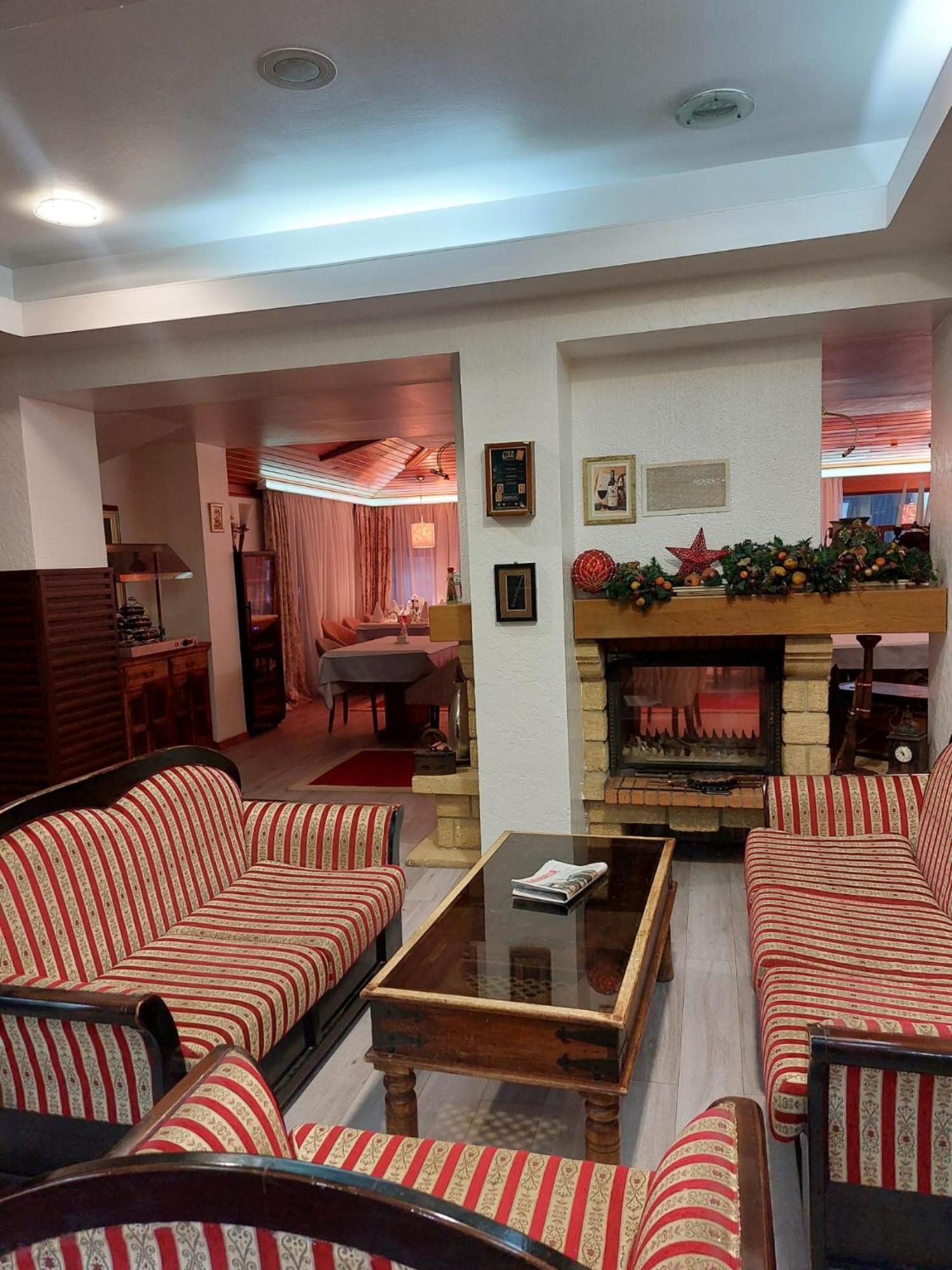 Hotel Pahuljica Vlasic Buitenkant foto
